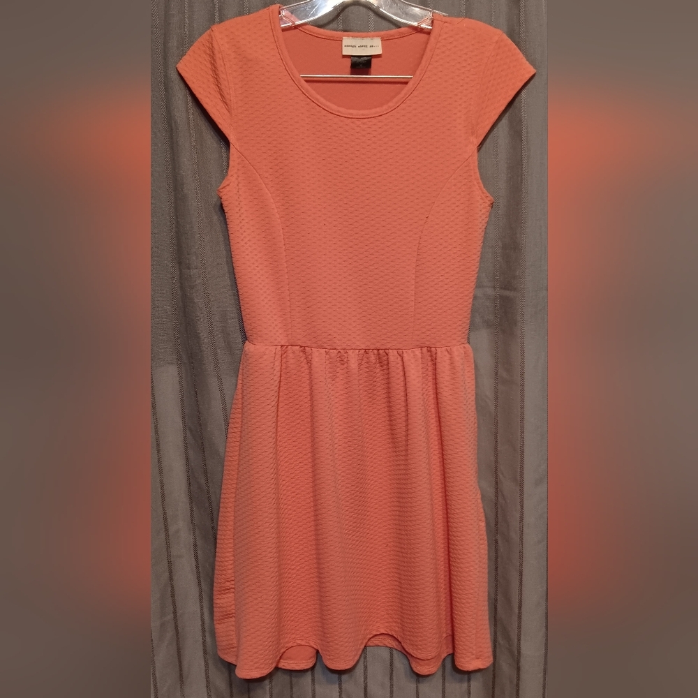 "Enough About Me" Size M Peach Colored Textured Knit Cap Sleeve Dress